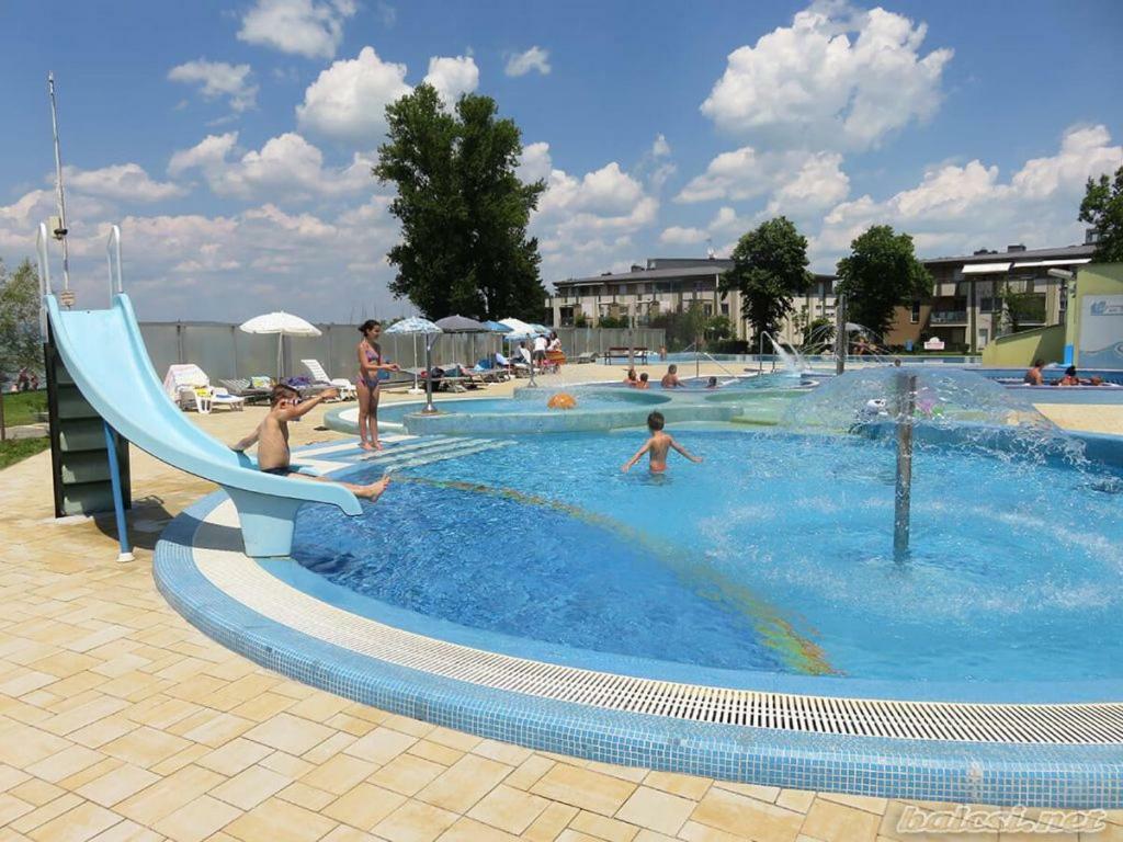 Viragos Apartman Балатонсемеш Екстер'єр фото